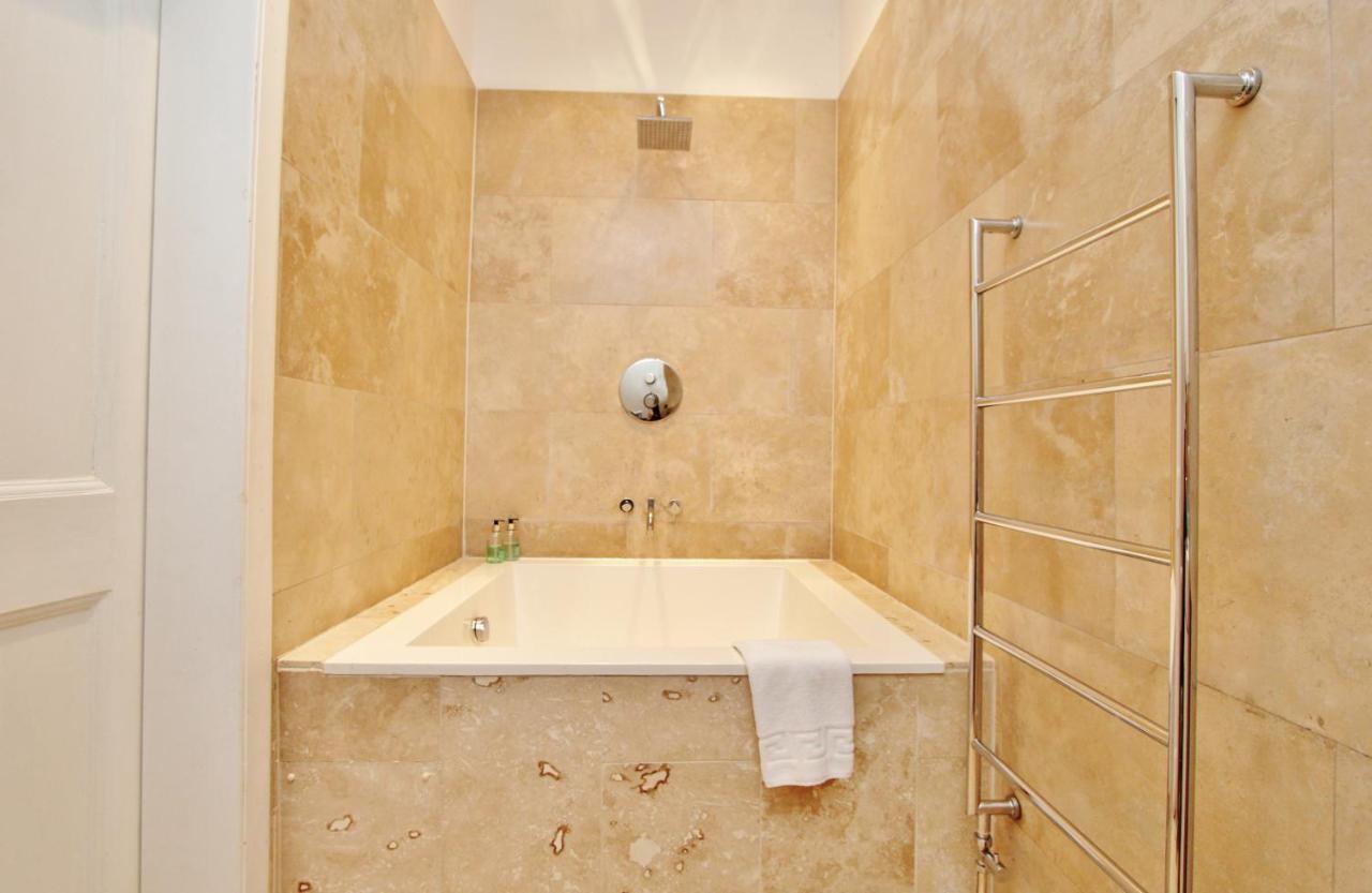 Ramsay Garden - Spacious 3-Bedroom Apartment Next To Edinburgh Castle Luaran gambar