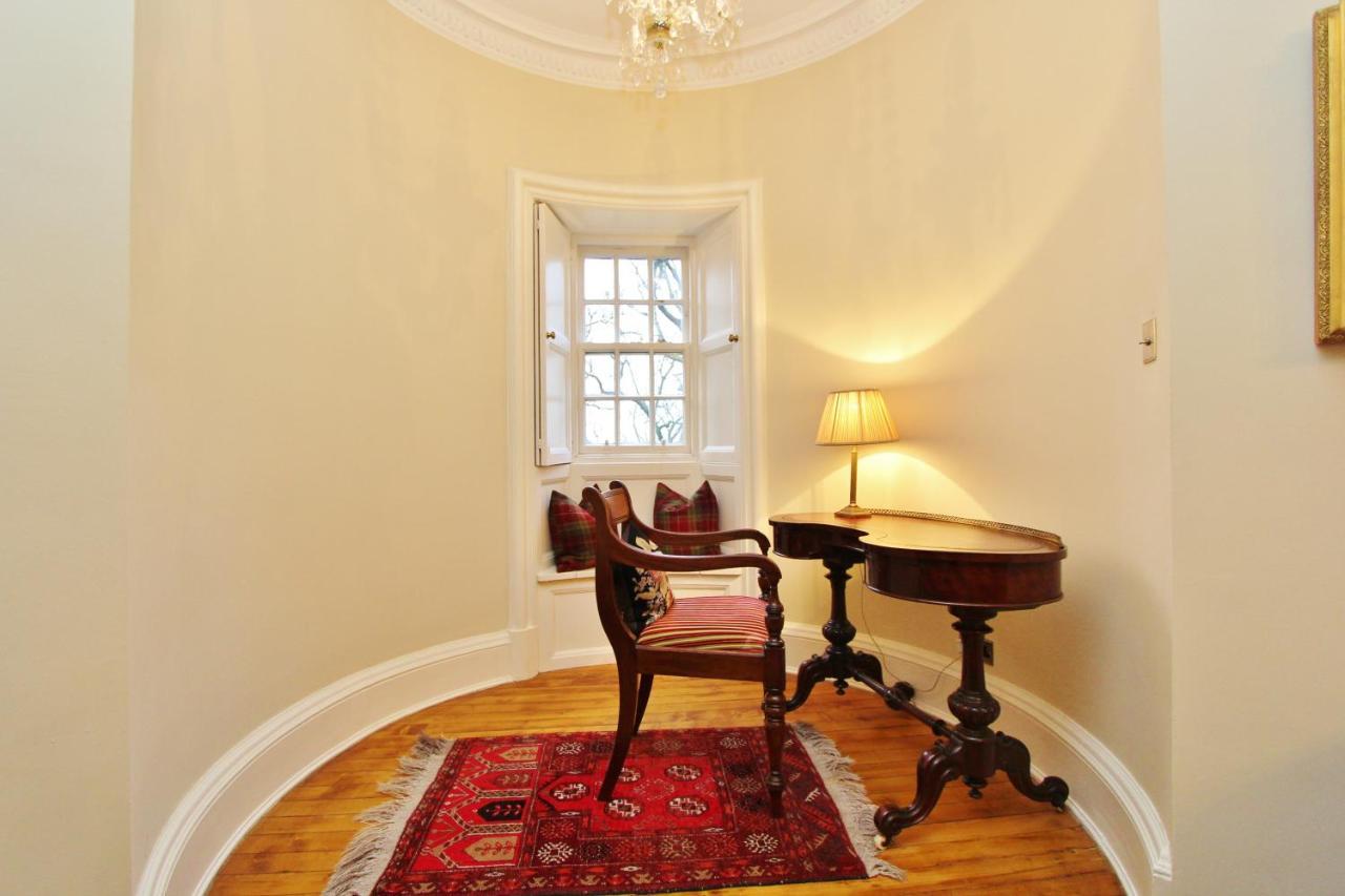 Ramsay Garden - Spacious 3-Bedroom Apartment Next To Edinburgh Castle Luaran gambar